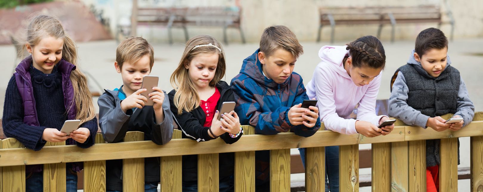 Billigaste mobilabonnemang för barn finns ofta hos lågprisoperatörerna.